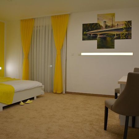 Hotel Vrata Bosne Велика-Кладуша Экстерьер фото