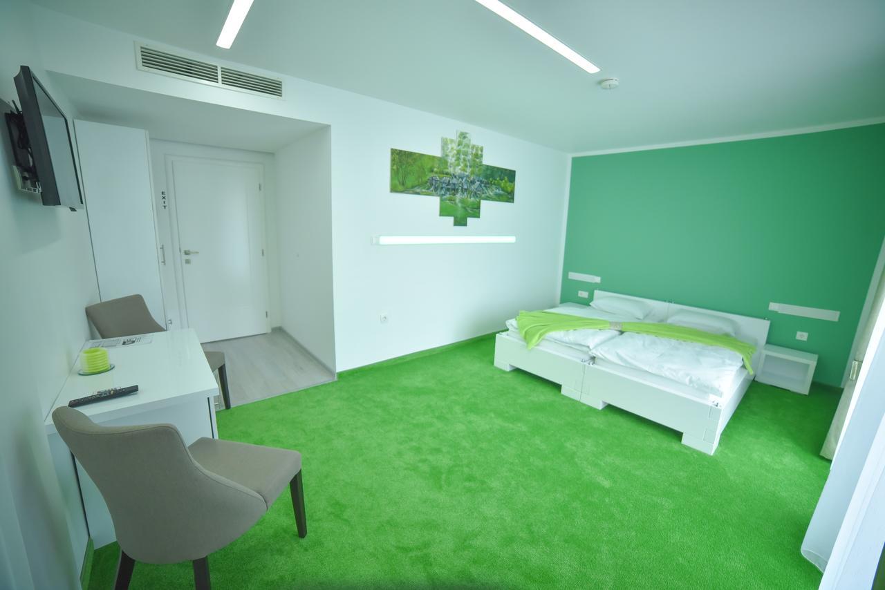 Hotel Vrata Bosne Велика-Кладуша Экстерьер фото